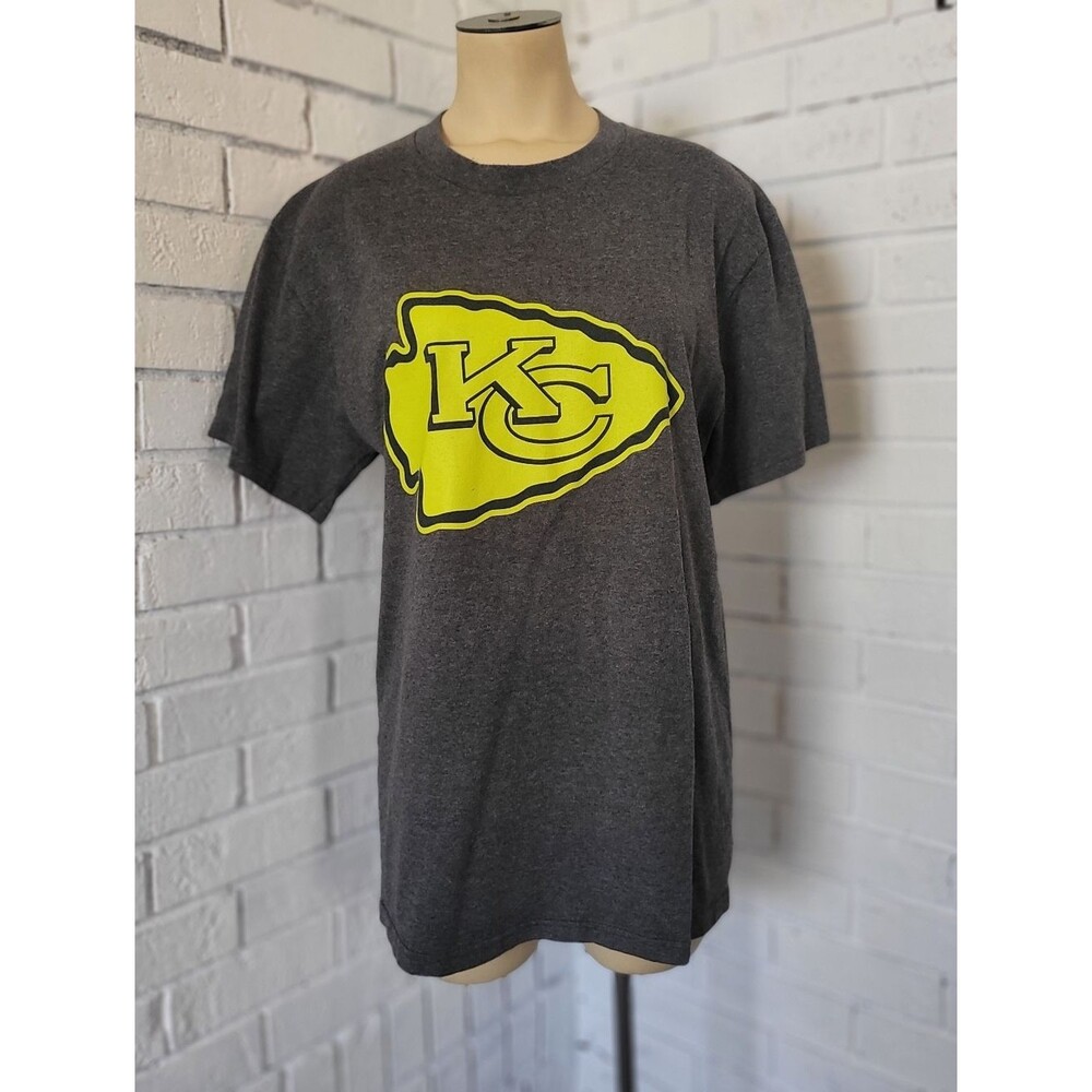 NFL Team Apparel Kansas City Chiefs T-Shirt - Adult Medium